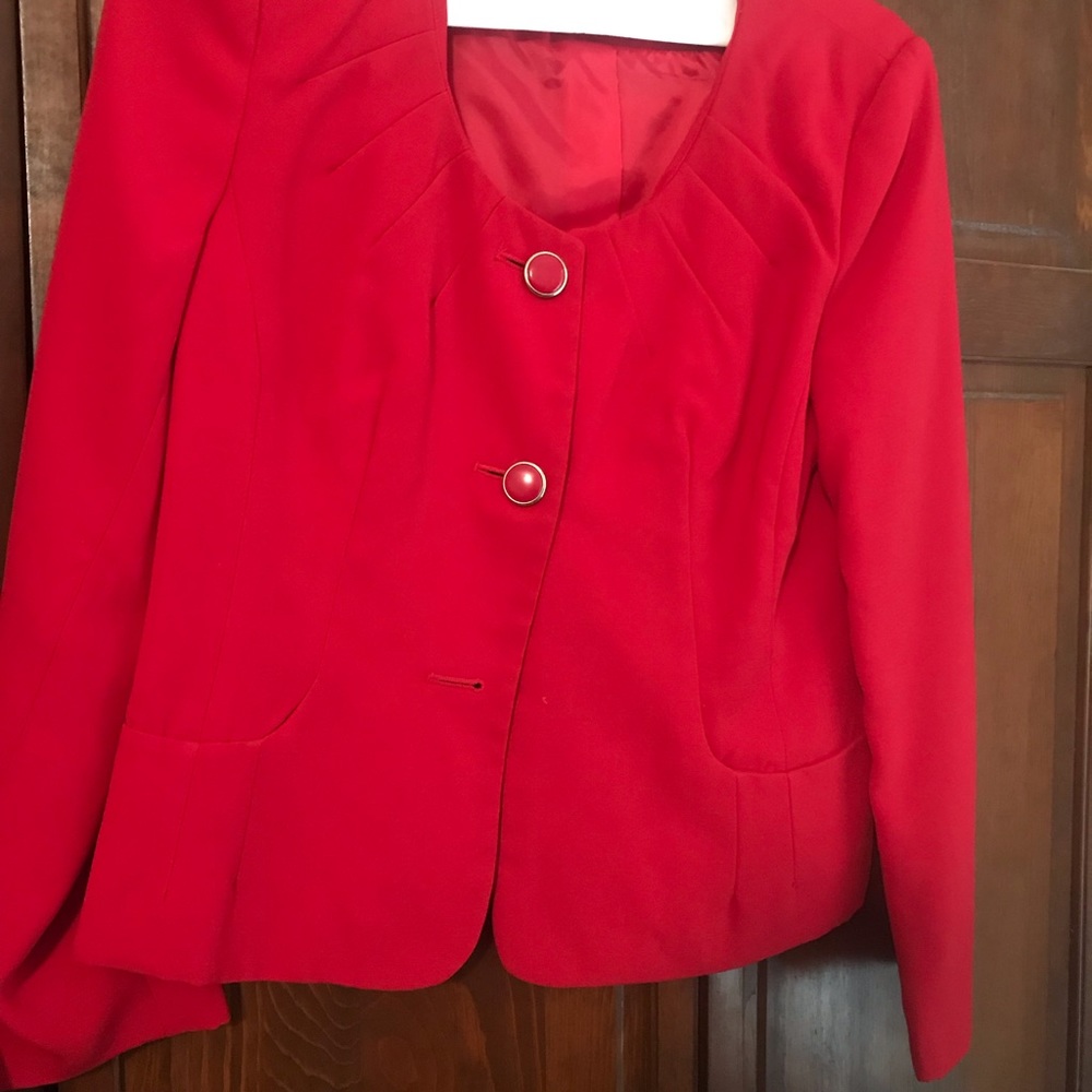Red and white Chadwick’s two pics suit - Picture 3 of 3